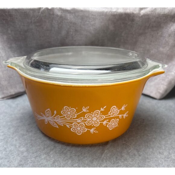 Pyrex Butterfly Gold 1 Quart Casserole Dish with Lid 473B Vintage - Picture 3 of 12